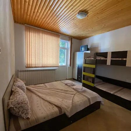 Lodge сара *
