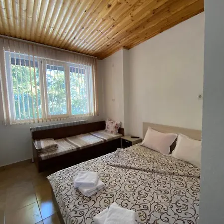 Lodge сара *